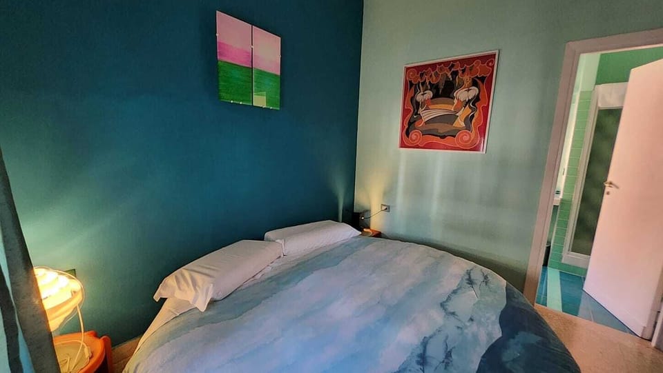 Double Room | In-room safe, individually decorated, desk, soundproofing