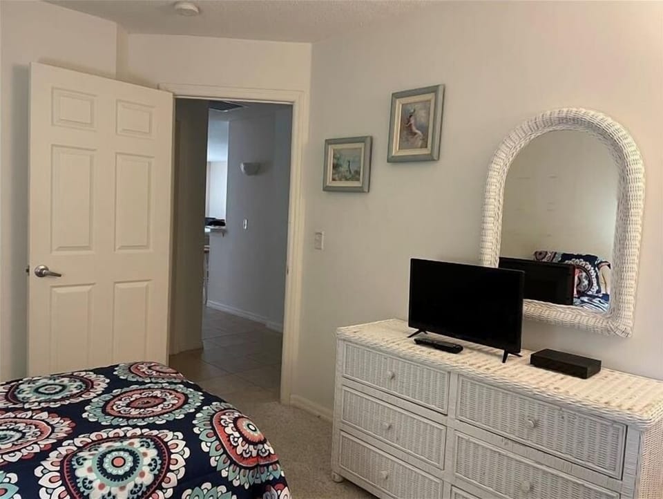 Guest Bedroom 5