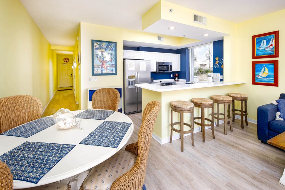 Well-equipped kitchen with essential small appliances to ensure a great stay!