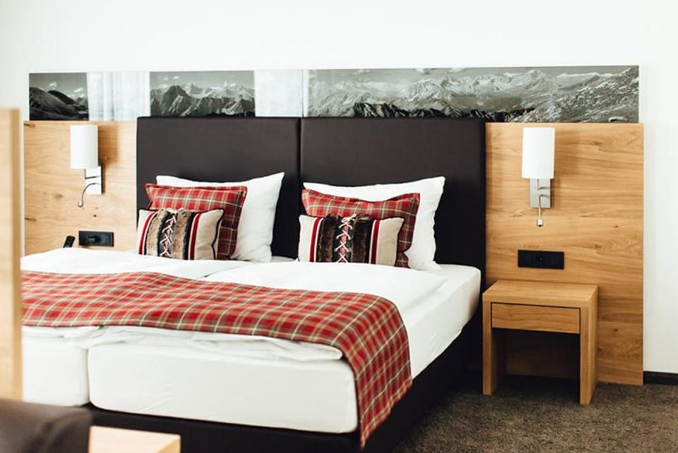 Junior Suite | Premium bedding, minibar, in-room safe, desk