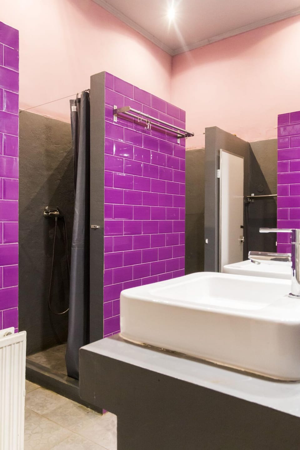Basic Shared Dormitory, Mixed Dorm, Shared Bathroom (8 persons) | Bathroom | Shower, towels