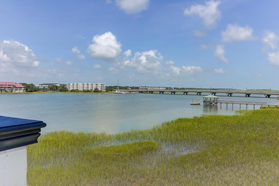 124 Waters Edge Townhome