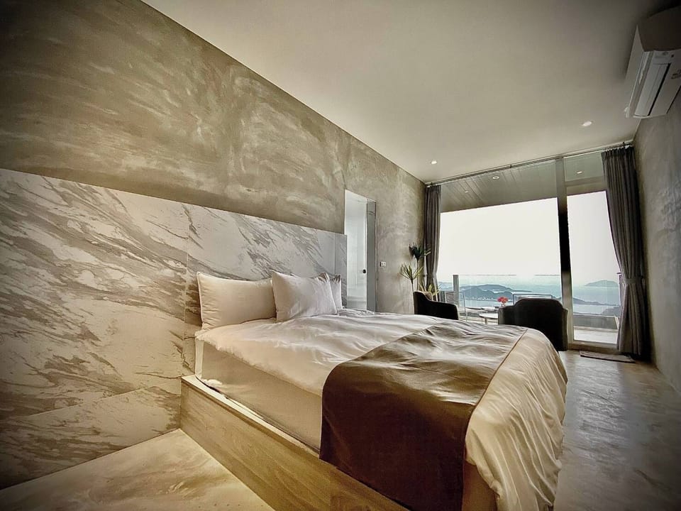 Romantic Double Room, Balcony, Sea View | Living area | Flat-screen TV
