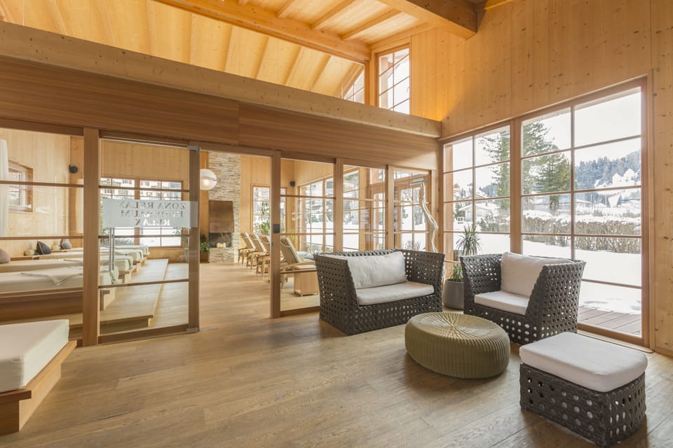 Indoor pool, outdoor pool, sun loungers