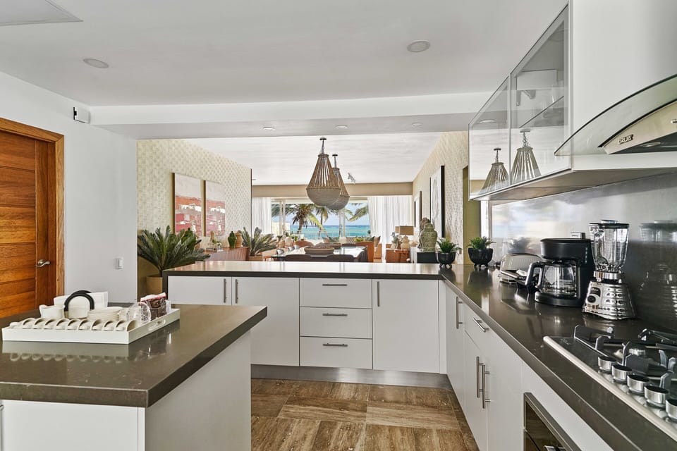 Panoramic Apartment | Private kitchen | Highchair, dining tables