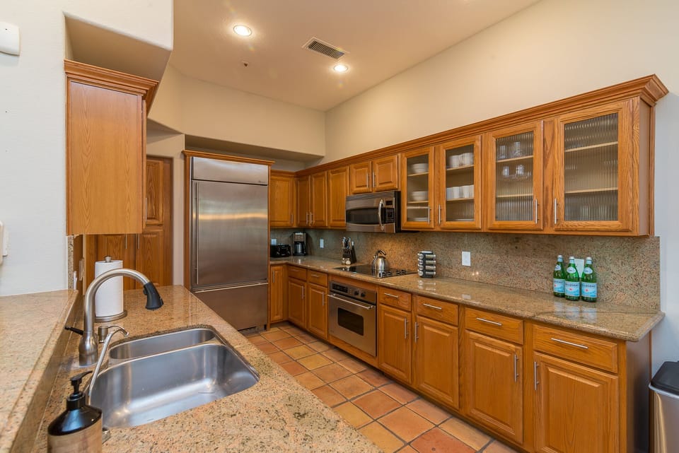 House, 4 Bedrooms | Private kitchen | Coffee/tea maker, fridge, oven, toaster
