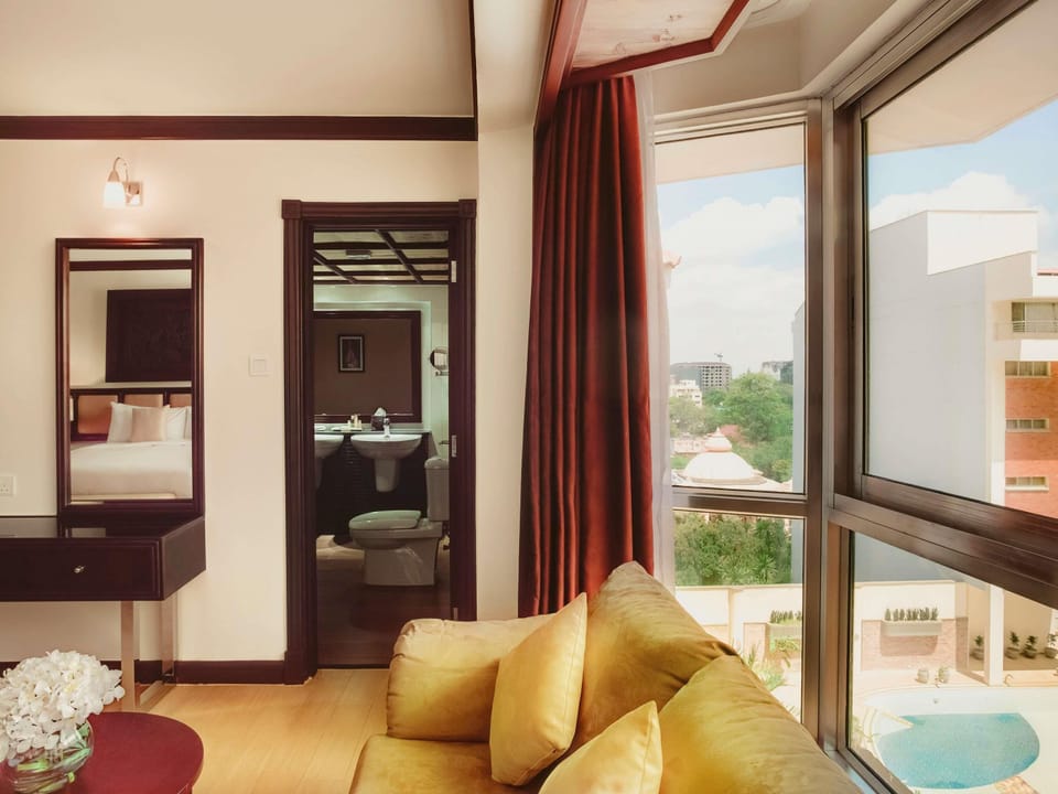 Superior Room, 1 King Bed | Egyptian cotton sheets, premium bedding, pillowtop beds, minibar