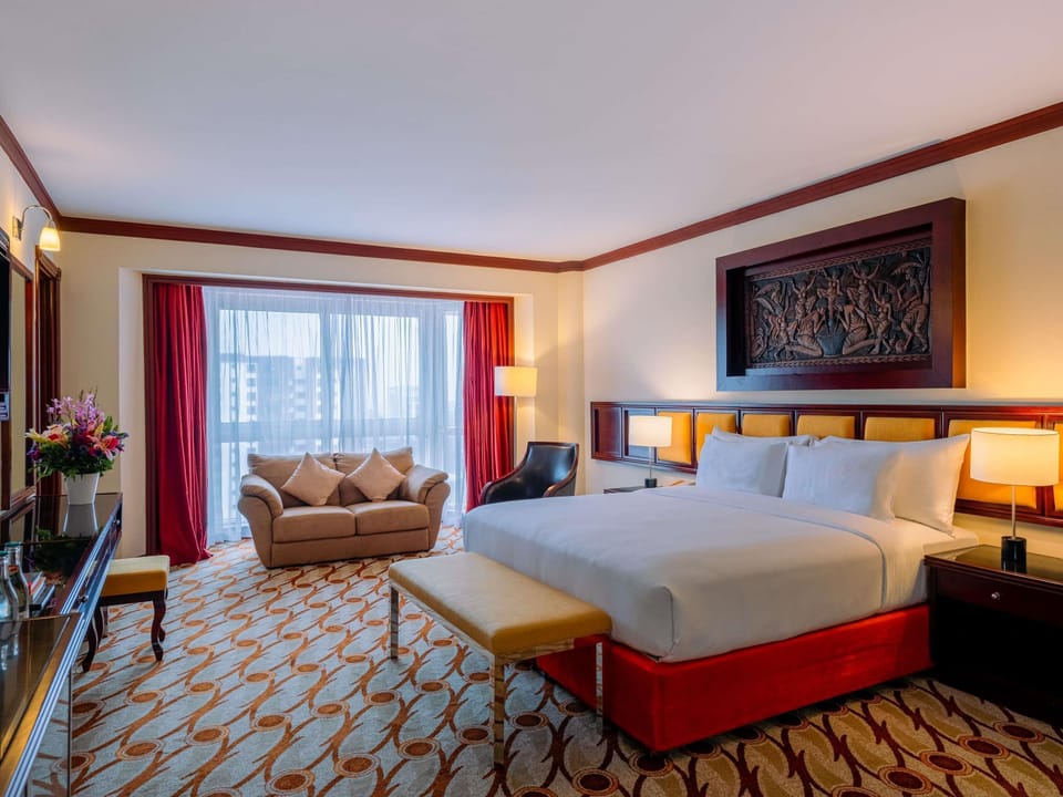 Egyptian cotton sheets, premium bedding, pillowtop beds, minibar