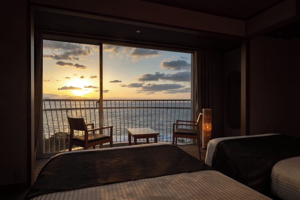 Twin Room(Ocean View)(With toilet)(Non-smoking) | In-room safe, free WiFi, bed sheets