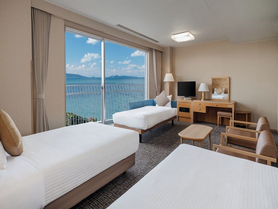 Superior Room (Ocean View) (With bath) (Non-smoking) | In-room safe, free WiFi, bed sheets