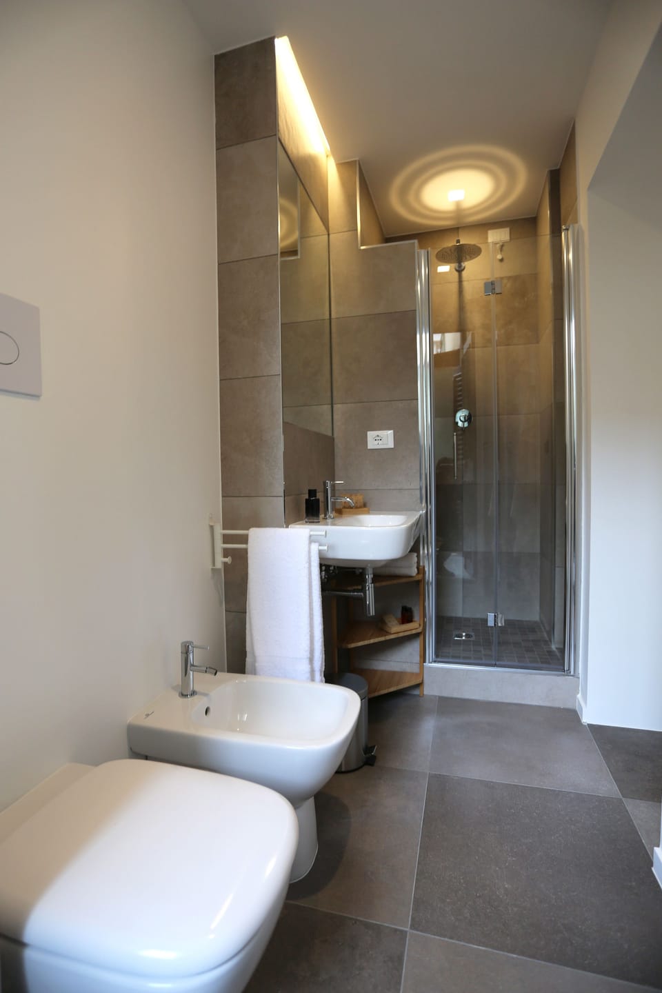 Standard Double or Twin Room, Balcony | Bathroom | Shower, rainfall showerhead, free toiletries, hair dryer