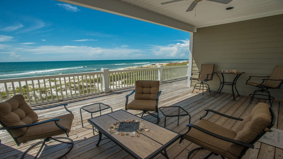 Beach view from the deck-- this area w/furniture screened in Jan '18.