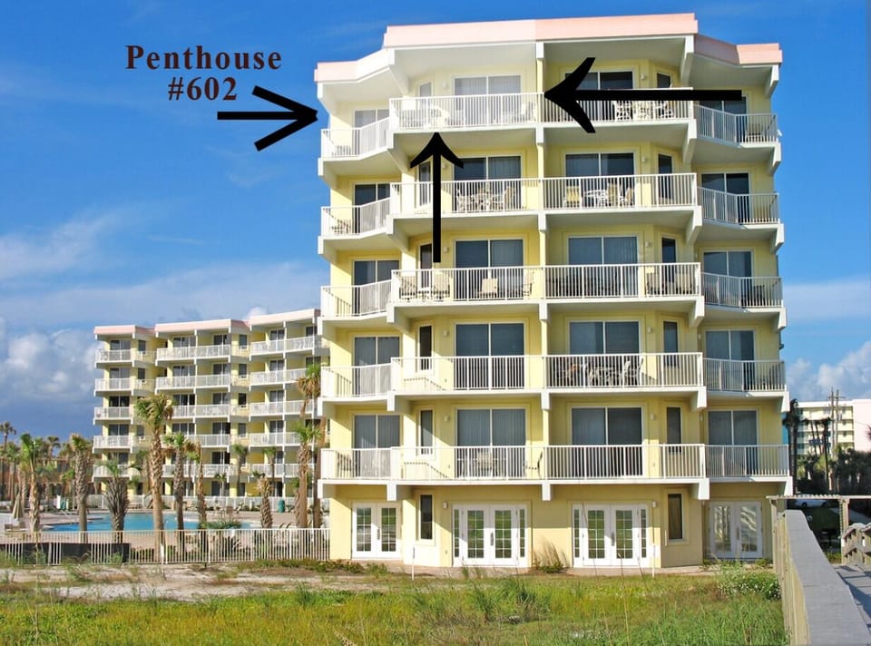Our 602 penthouse is 1 of 10 coveted corner condos with views facing West.