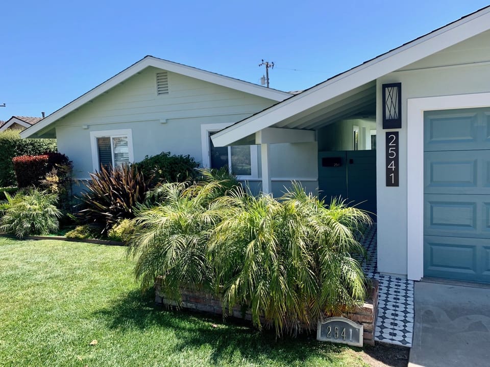 Discover a cozy Shell Beach haven! This single-family gem offers a fenced backyard, and a two-car garage. Your perfect retreat awaits!