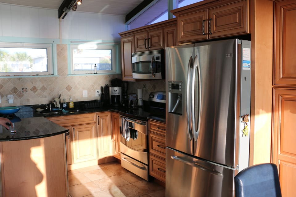 Full kitchen