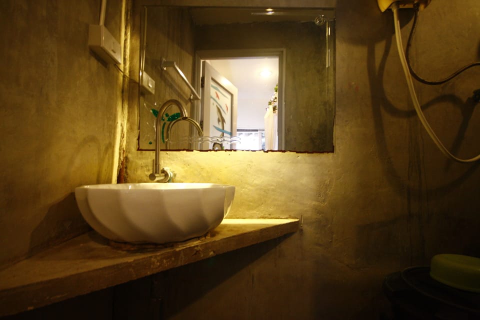 Standard Double Room | Bathroom sink