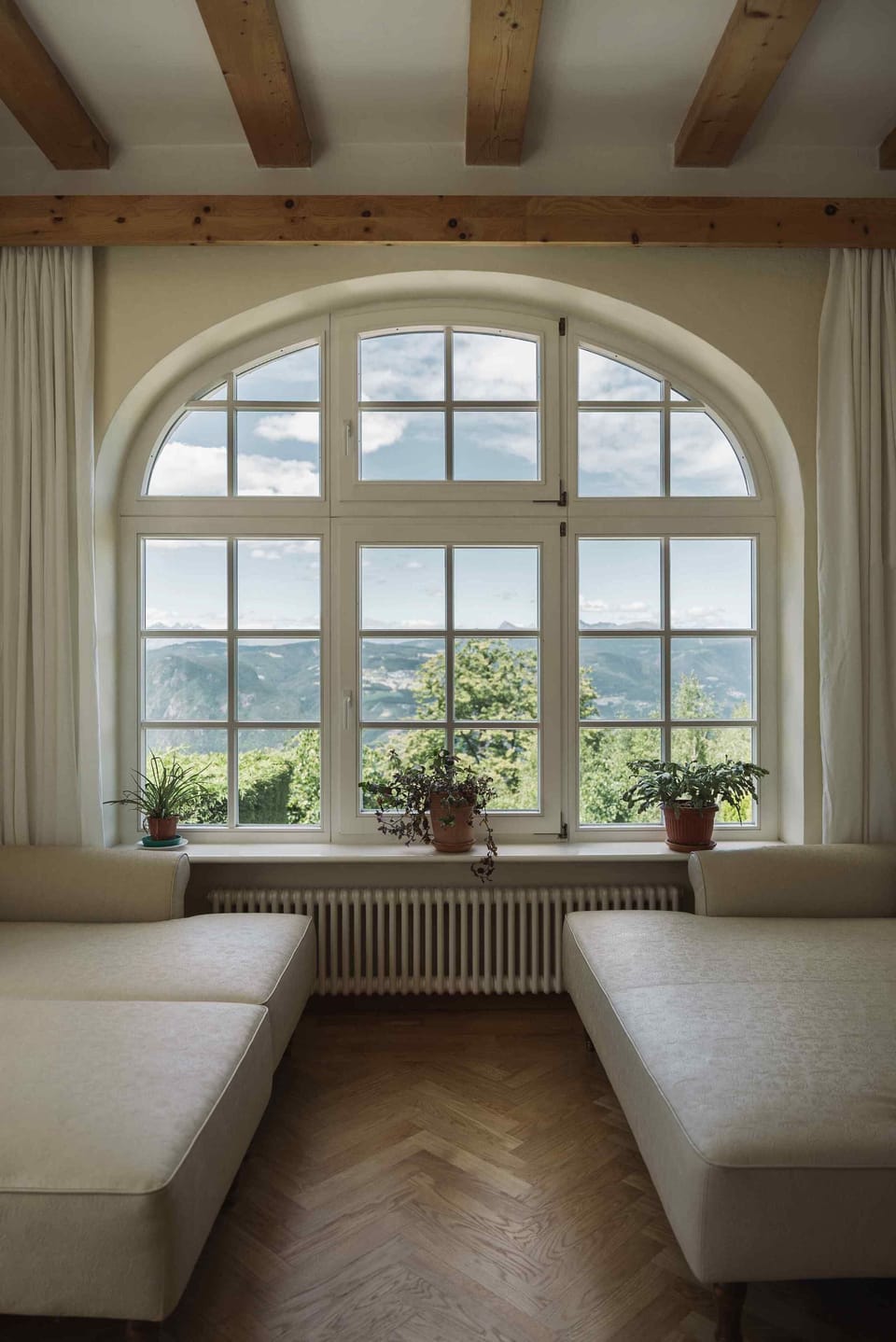 Couples treatment rooms, sauna, hot tub, steam room, body treatments