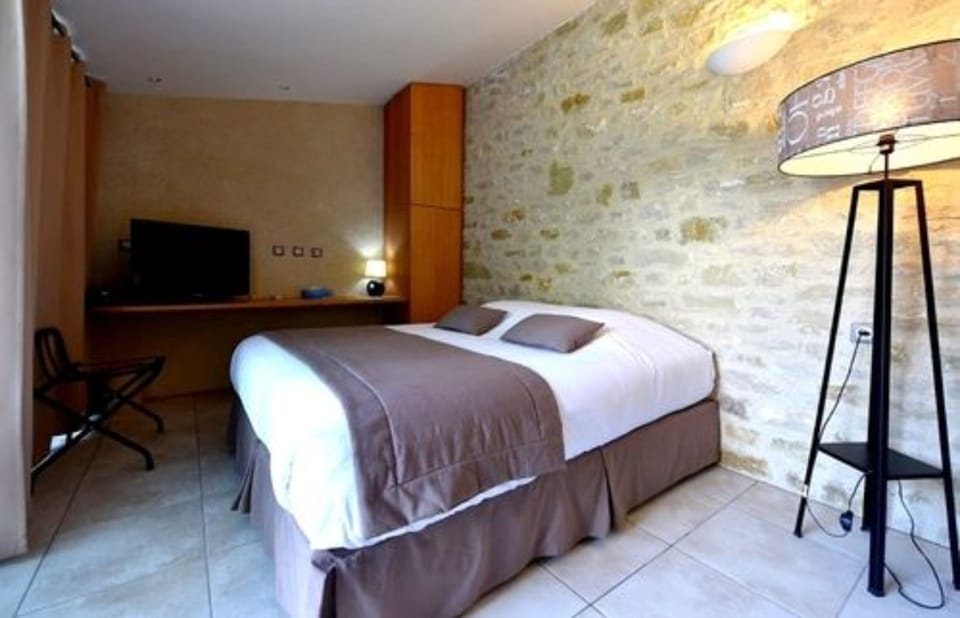 Comfort Double Room | Soundproofing, iron/ironing board, rollaway beds, free WiFi