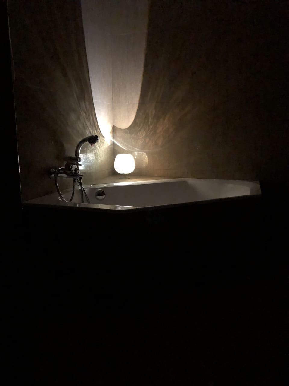 Suite | Deep soaking bathtub