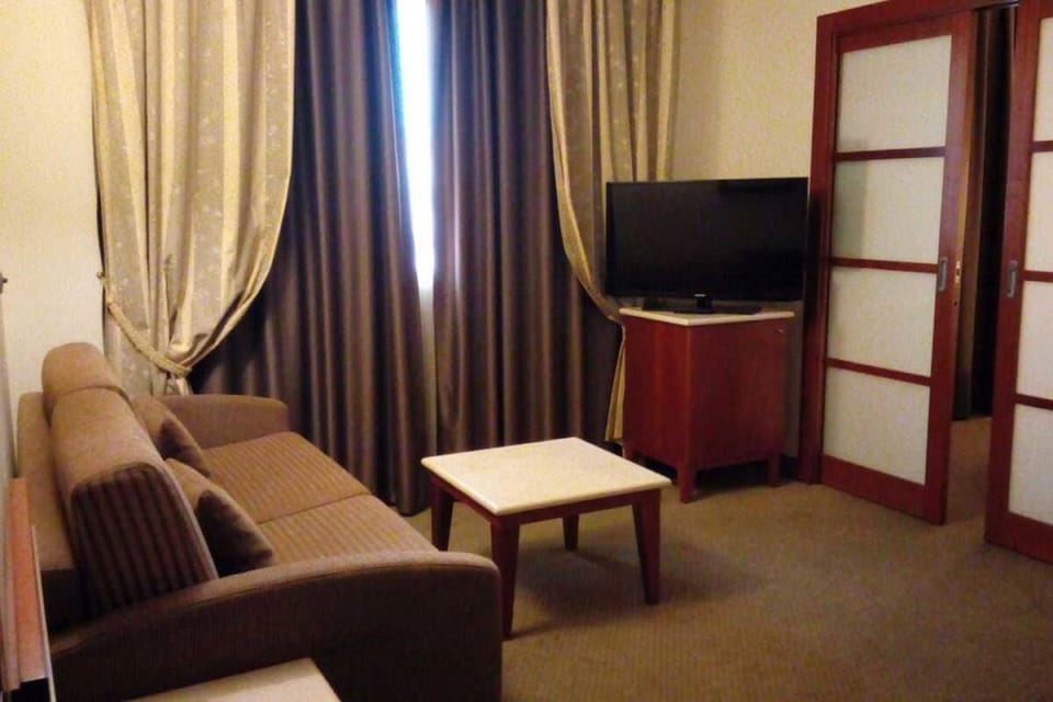 Family Suite | Down comforters, memory foam beds, in-room safe, desk