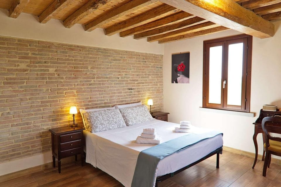 Deluxe Double Room, 1 Queen Bed | Premium bedding, down comforters, memory foam beds, minibar