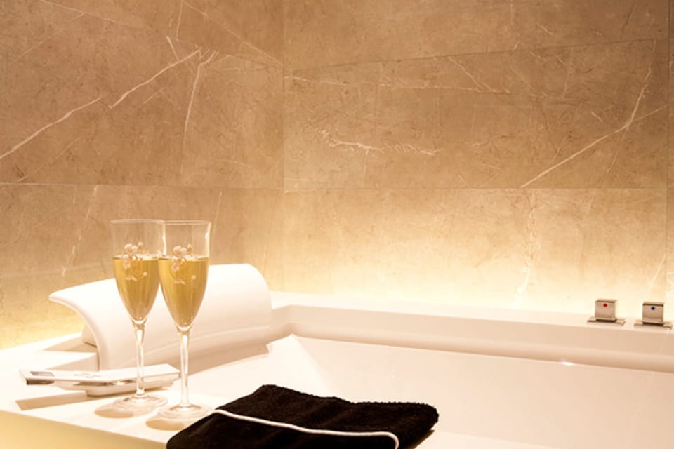 Deluxe Double Room, Jetted Tub | Jetted tub