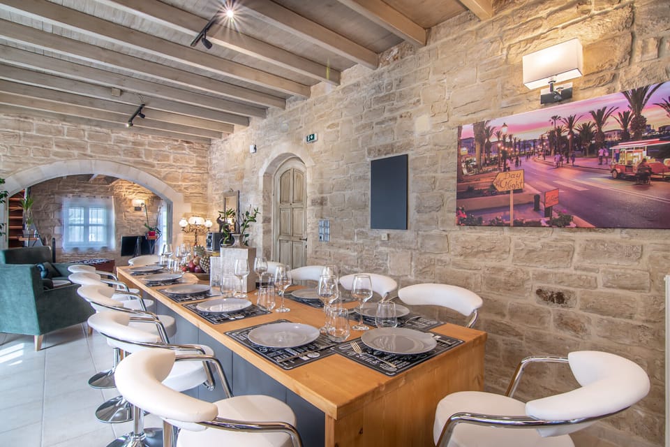 Comfortable 12 seated Dining Table of Renovated Villa, 12 persons, Kids pool, Picturesque village, Rethymno