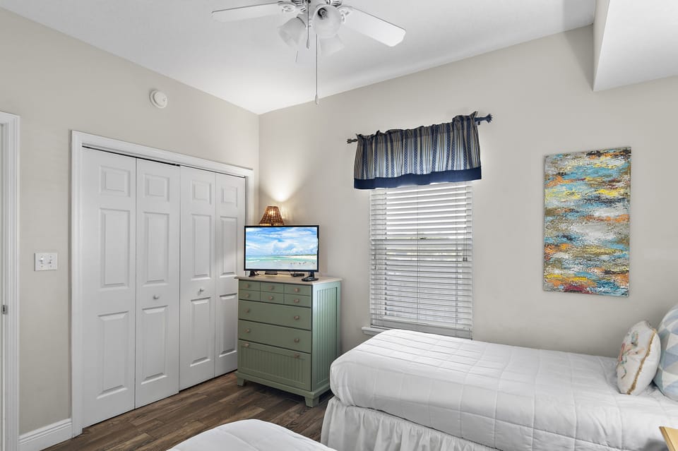Guest bedroom