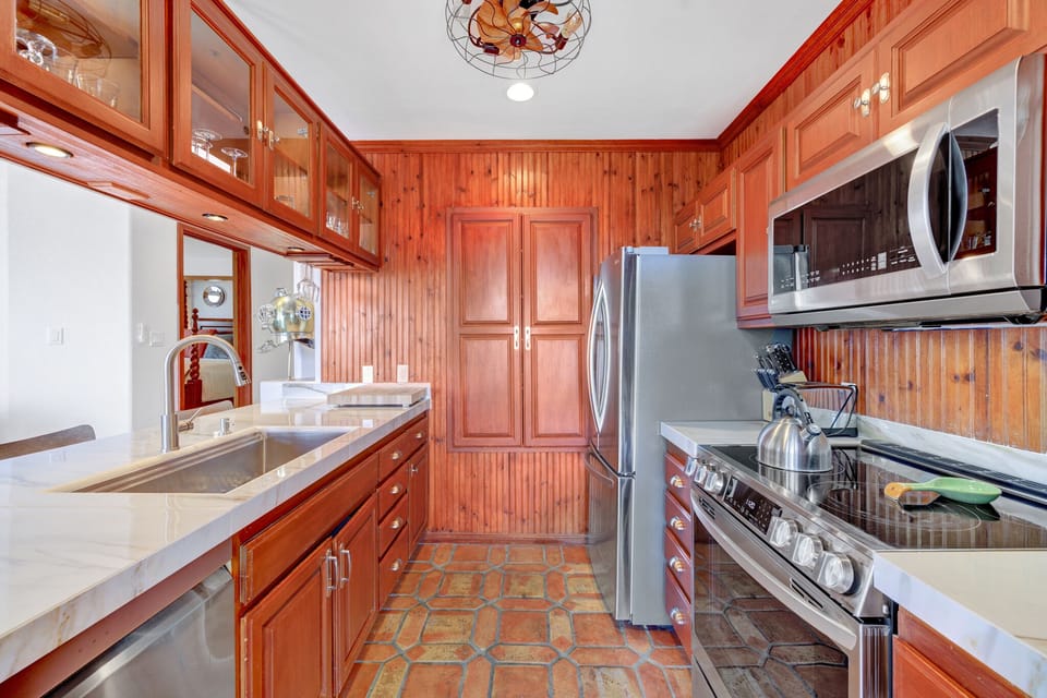 H176 - Kitchen Area