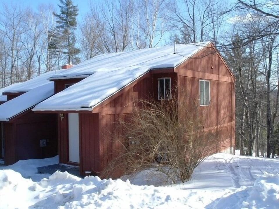Winter view Snowmobiliers Paradise