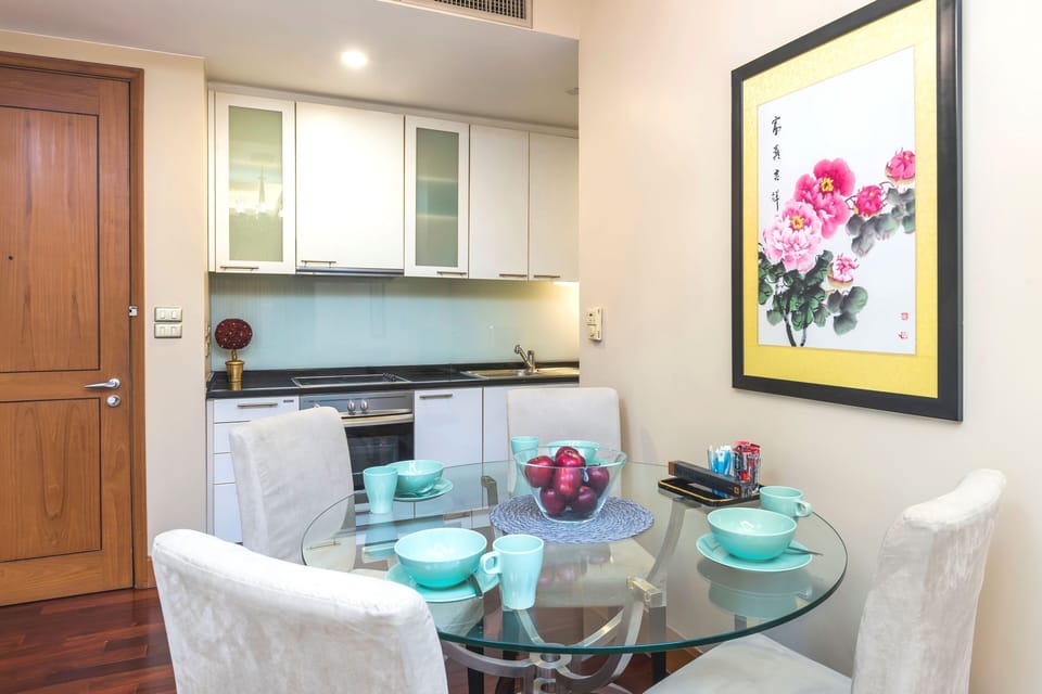 Cosy LIVING ROOM with separate open-plan Kitchen