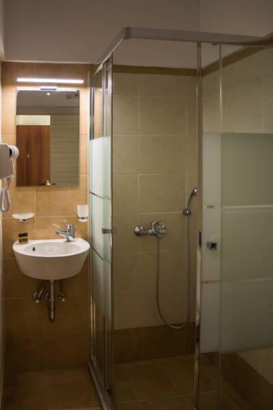Basic Double or Twin Room, 1 Bedroom, Sea View | Bathroom | Shower, hair dryer, towels