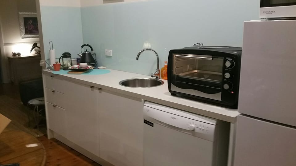 fully equiped kitchenette 