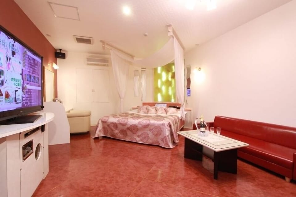 Double Room, Smoking | Minibar, soundproofing, free WiFi, bed sheets
