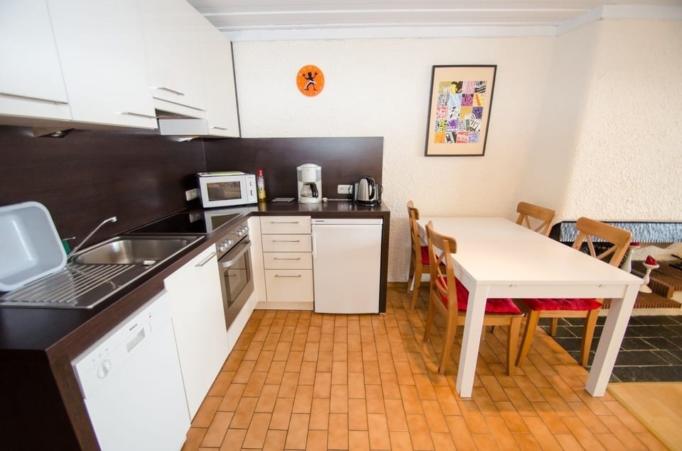 Apartment (THE GOOD VIEW II) | Private kitchen | Fridge, microwave, oven, dishwasher