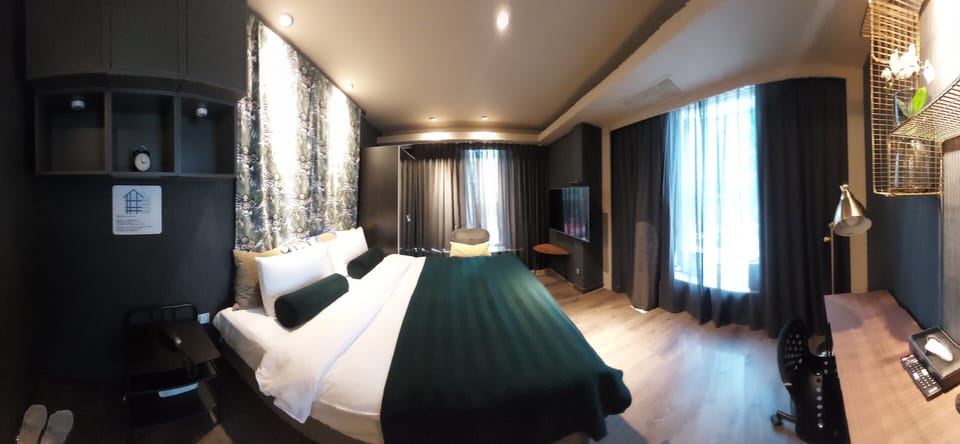 Scandi Design Room | Free minibar, in-room safe, blackout drapes, soundproofing