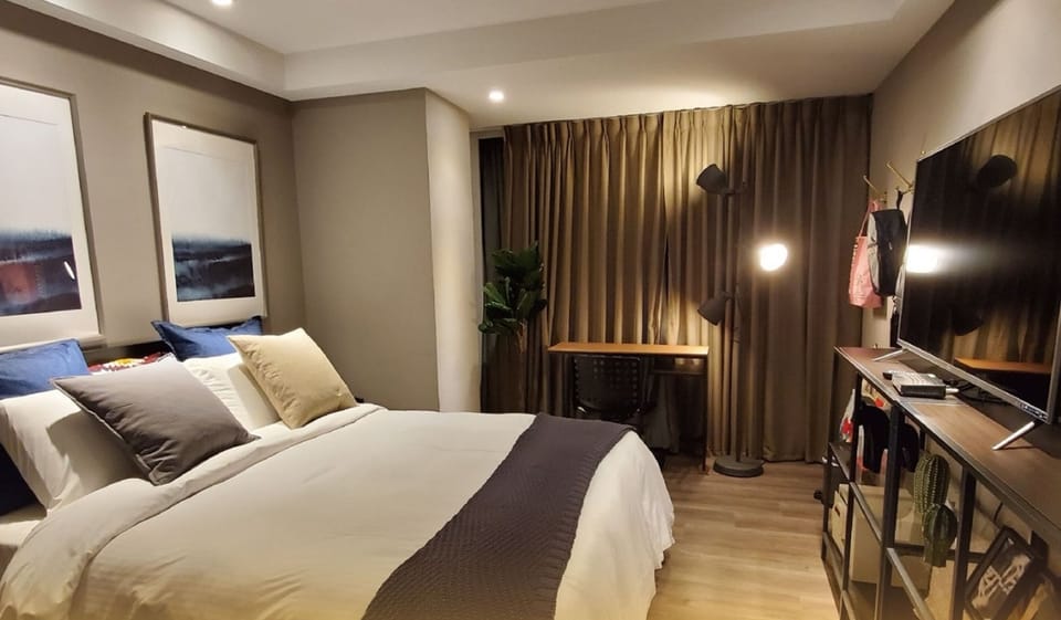 Scandi Design Room | Free minibar, in-room safe, blackout drapes, soundproofing