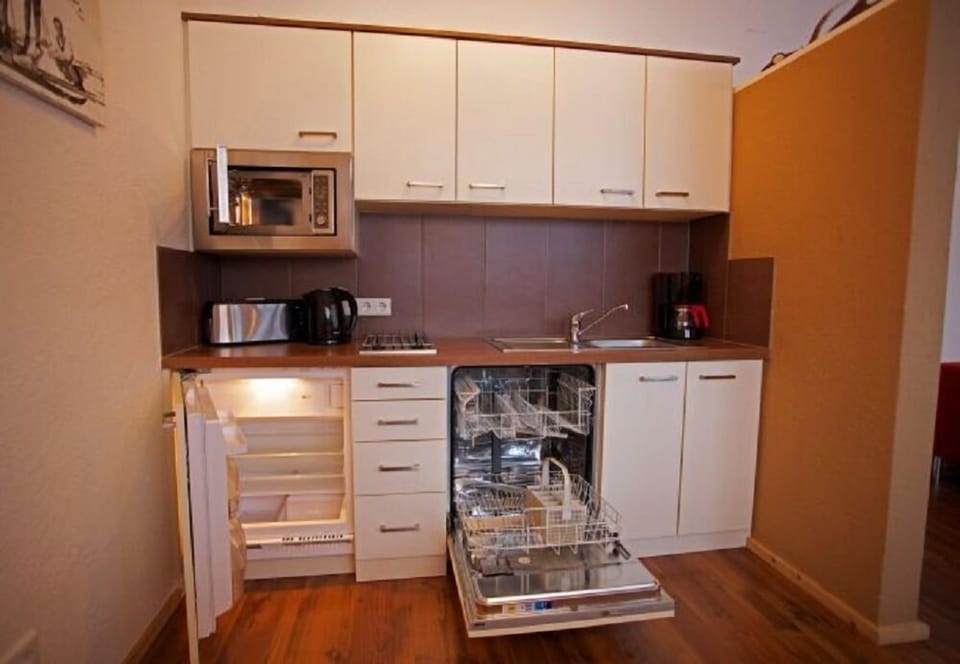 Apartment, 2 Bedrooms, Mountain View | Private kitchenette | Fridge, microwave, dishwasher, coffee/tea maker
