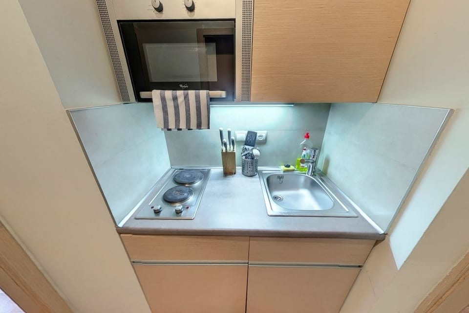 Fridge, microwave, stovetop, highchair