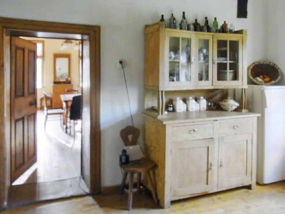 Romantic Villa, Garden View | Private kitchen | Fridge, microwave, oven, stovetop