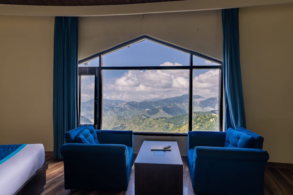 Executive Double Room, 1 King Bed, Valley View | Free WiFi, bed sheets
