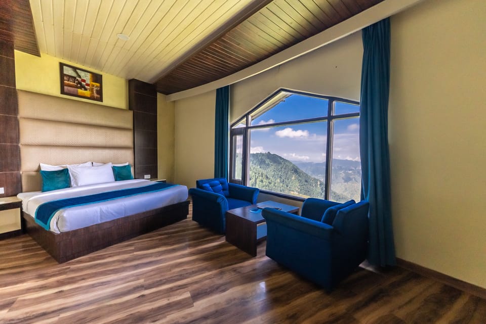 Executive Double Room, 1 King Bed, Valley View | Free WiFi, bed sheets