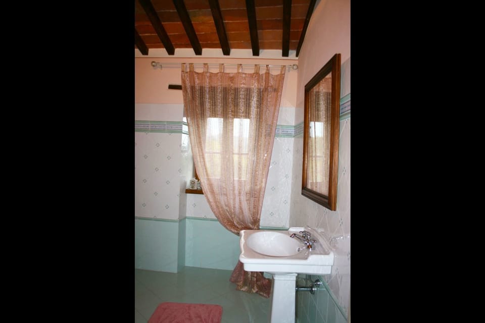 Villa, 4 Bedrooms | Bathroom | Shower, bidet, towels