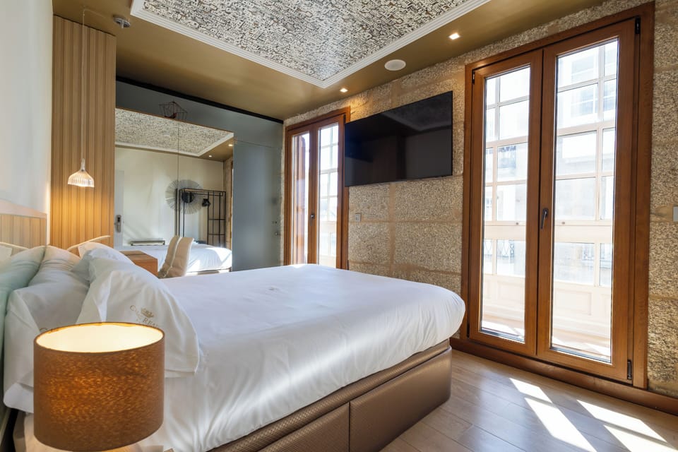 Double Room | Minibar, in-room safe, desk, blackout drapes