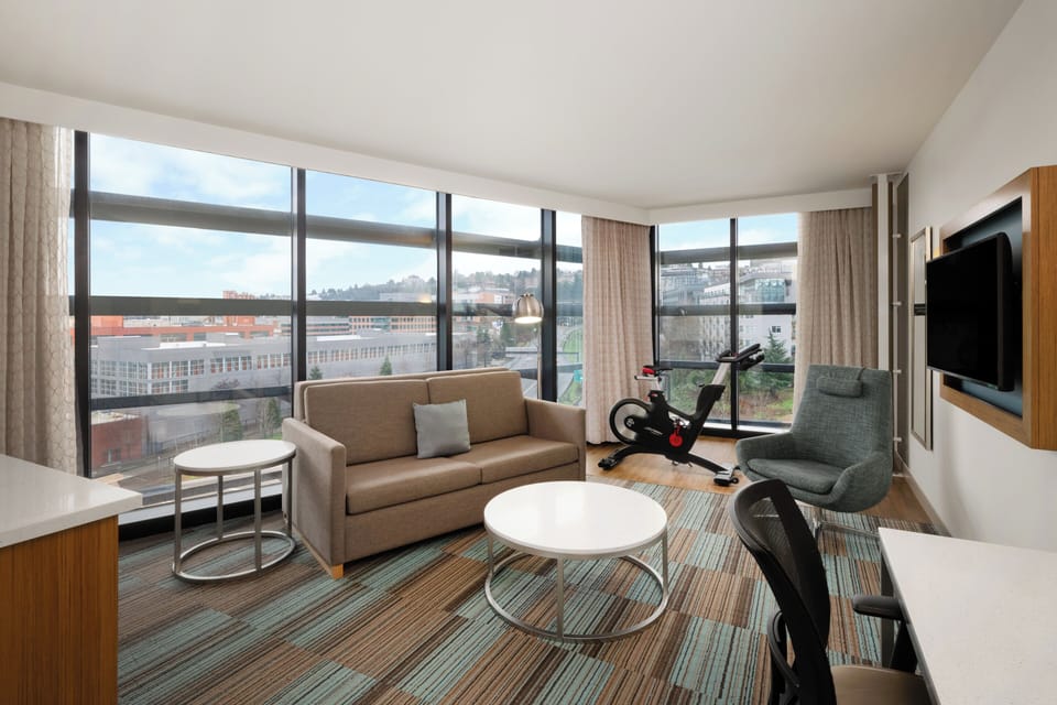 Suite, 1 Bedroom | Egyptian cotton sheets, premium bedding, pillowtop beds, in-room safe