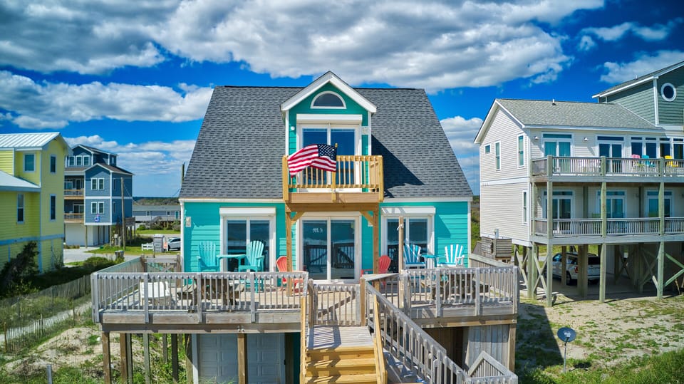 Ocean View, Great Beach Access with expanded deck open and enclosed shower