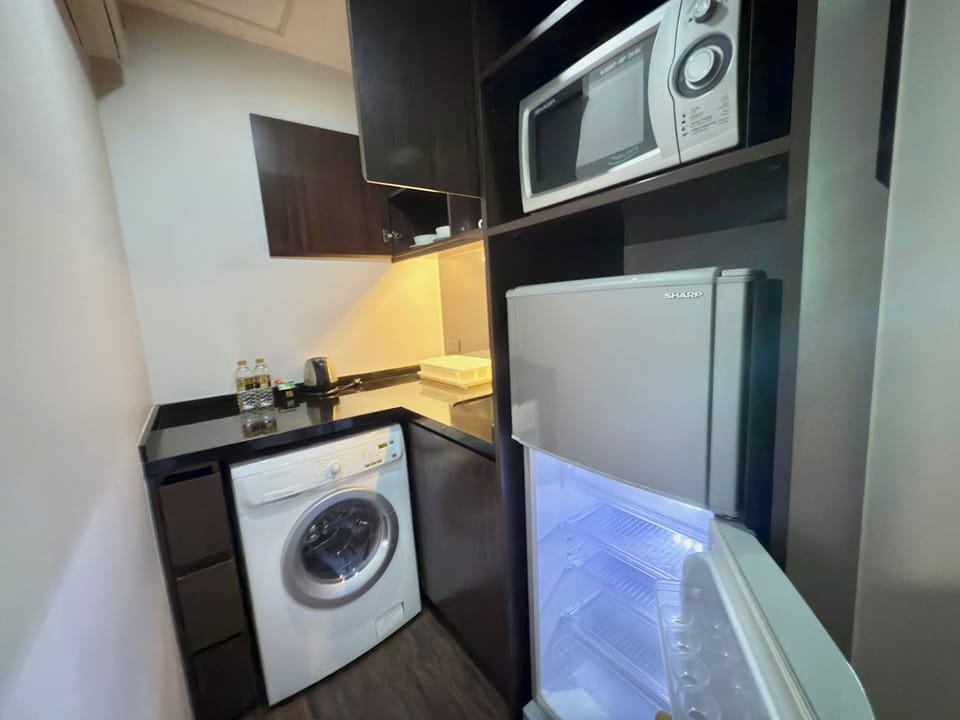 Mini-refrigerator