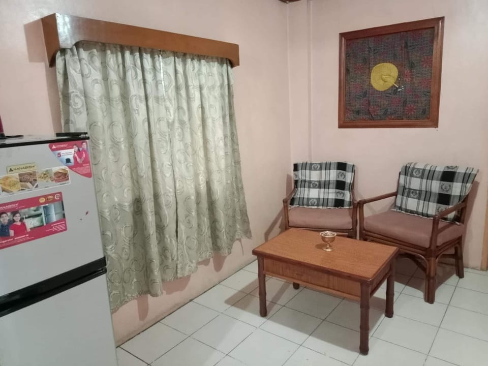Deluxe Suite, 1 Bedroom, Non Smoking, Park View | Iron/ironing board, free WiFi, bed sheets