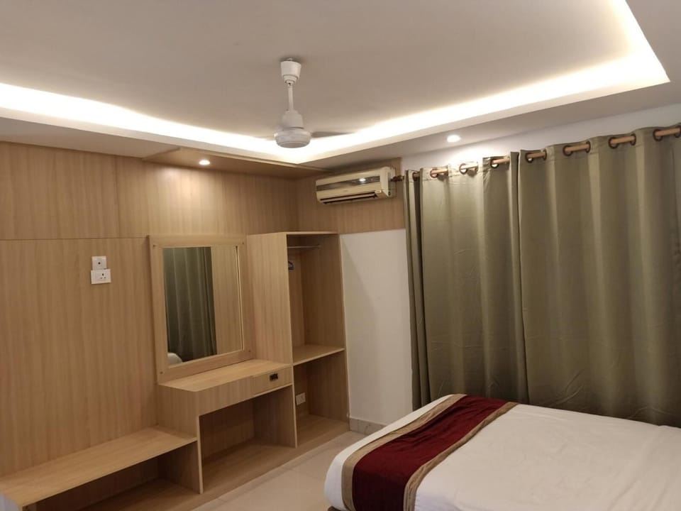 In-room safe, desk, iron/ironing board, free WiFi