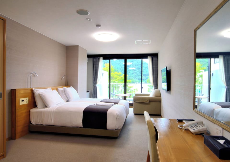 In-room safe, desk, soundproofing, free WiFi